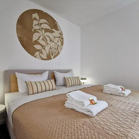 Bohnapartments Franzstrasse - Kostenlose Parkplaetze - Sehr Ruhig - Neubau - Vollausstattung - Wlan 아파트 호헨노이엔도르프
